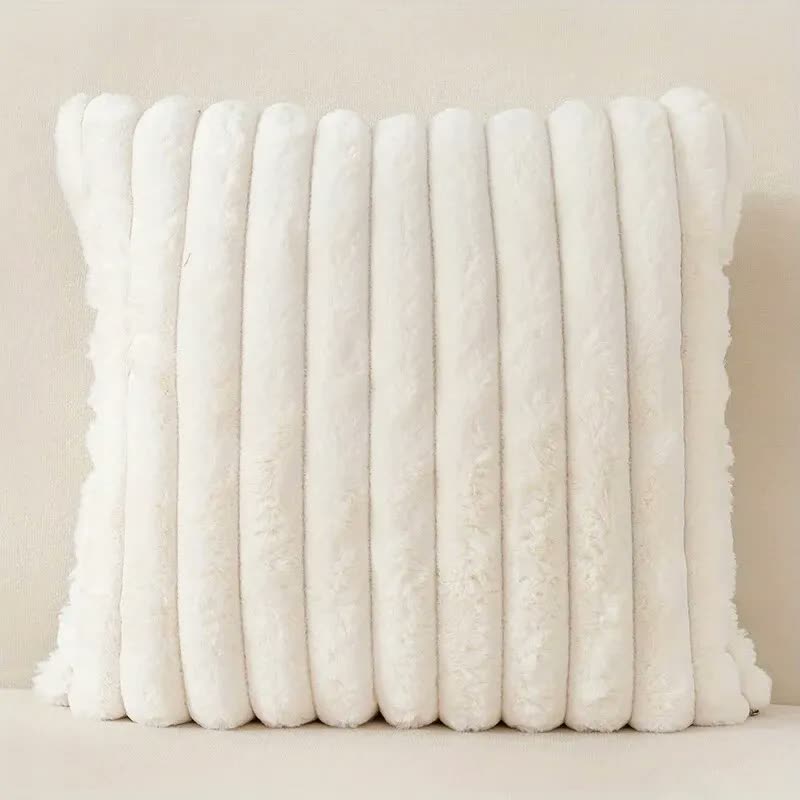 Housse de coussin en fausse fourrure